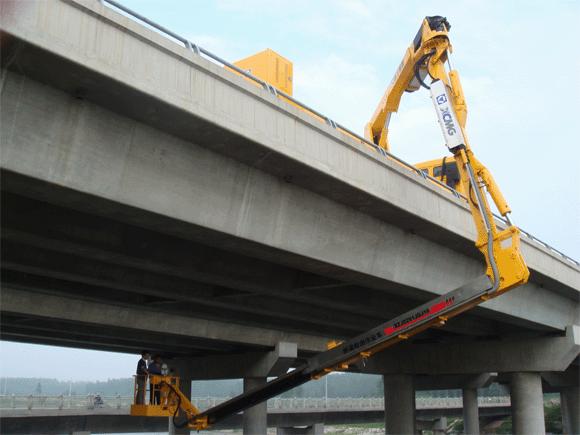 臂架式橋梁檢測車